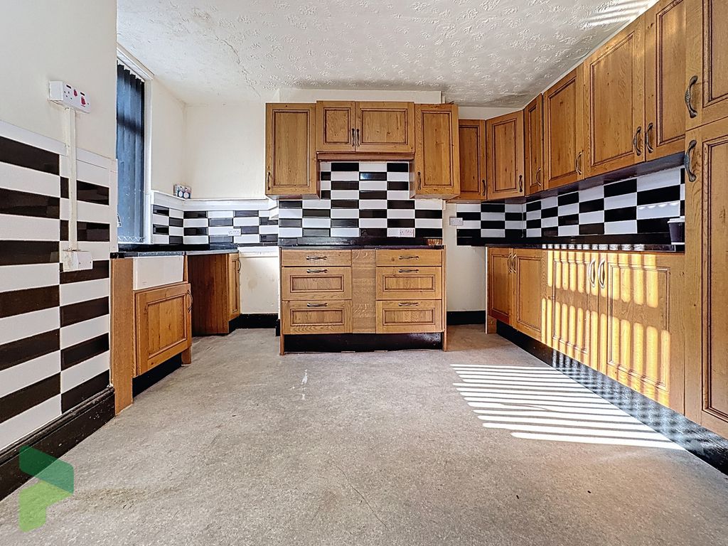 Property photo 1 of 12 Fitted Dining Kitchen