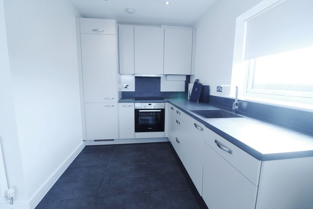 Property photo 3 of 6 Kitchen