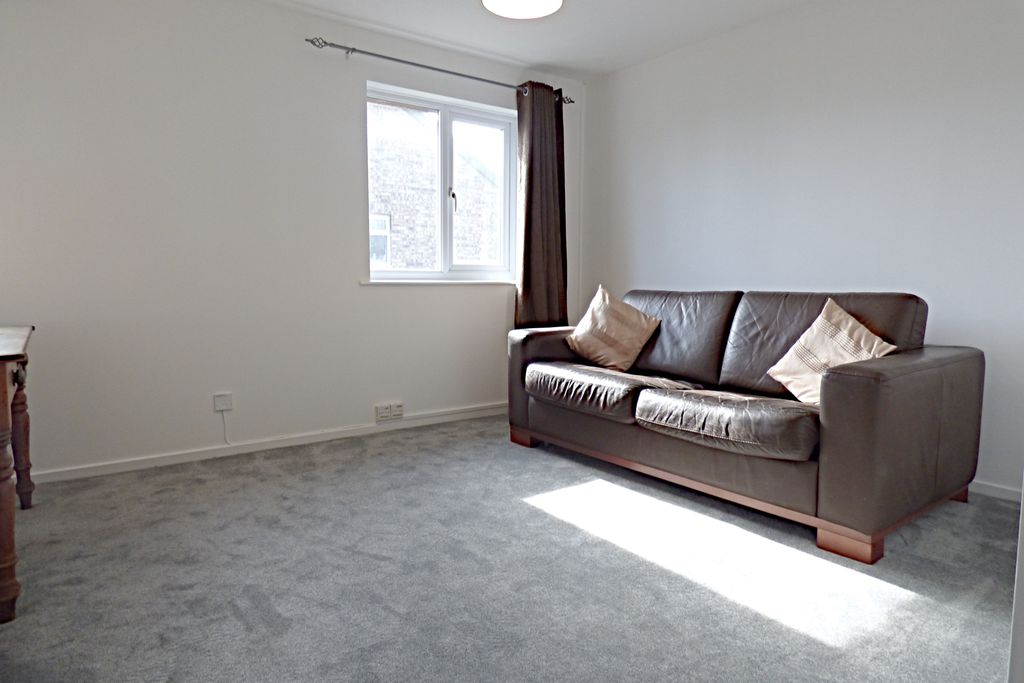 Property photo 2 of 6 Living Room