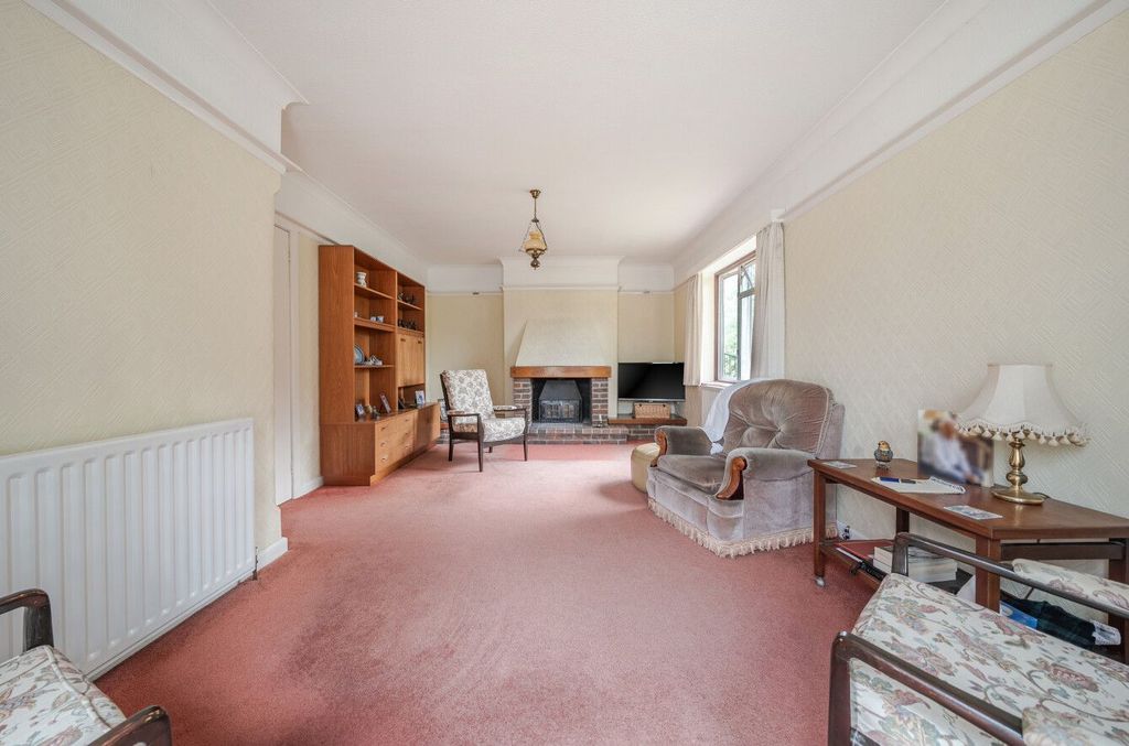 Property photo 2 of 19