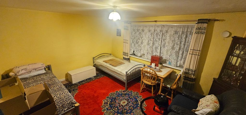 Property photo 3 of 5