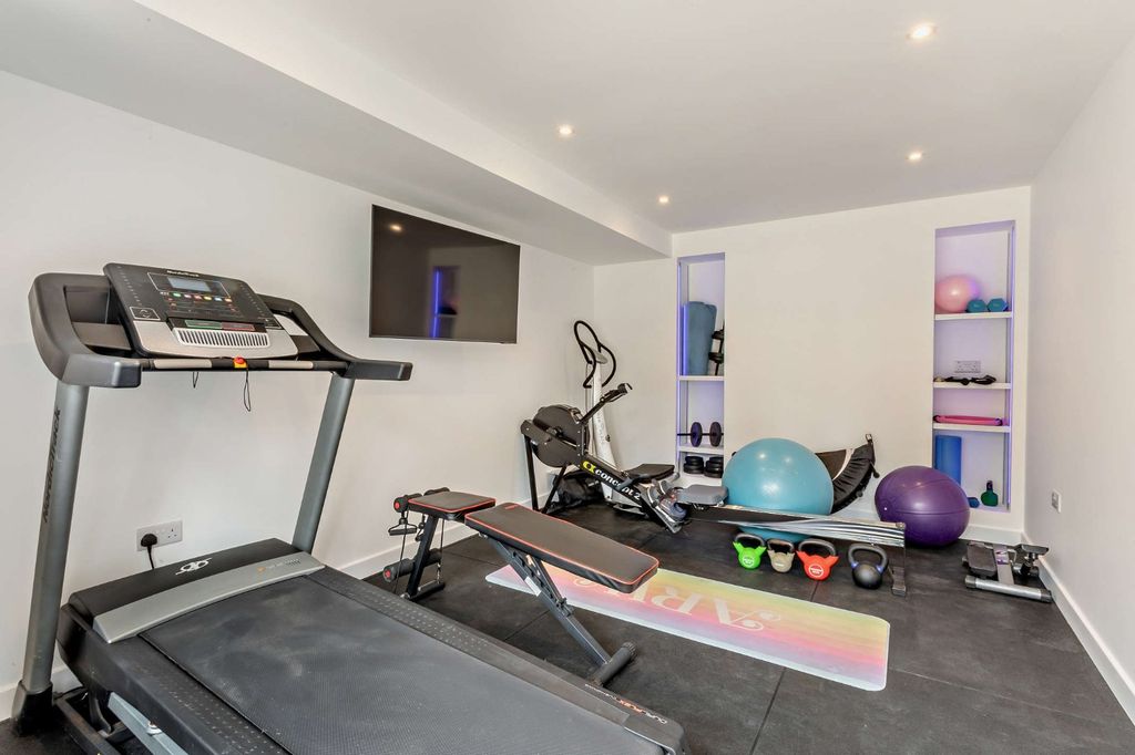 Additional image 26 of 5 bed detached house for saleWoodlands Road, Great Shelford, Cambridge, Cambridgeshire CB22