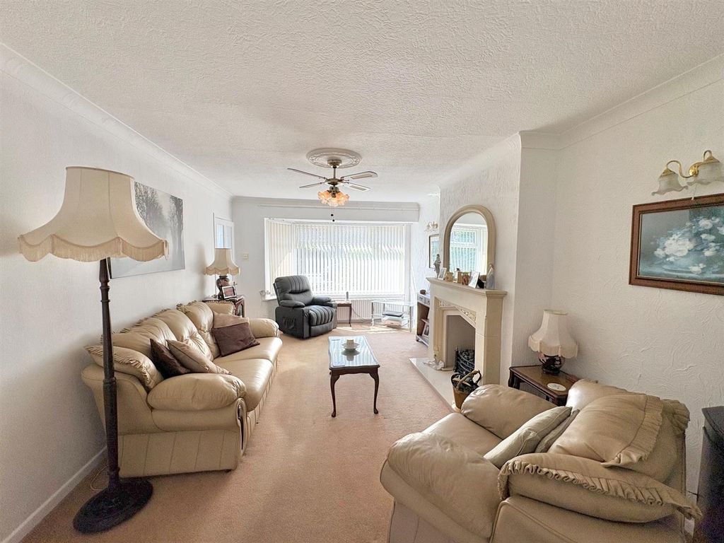 Property photo 2 of 7 Living Room.Jpg