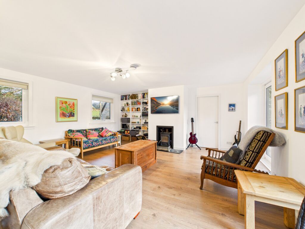 Property photo 3 of 31