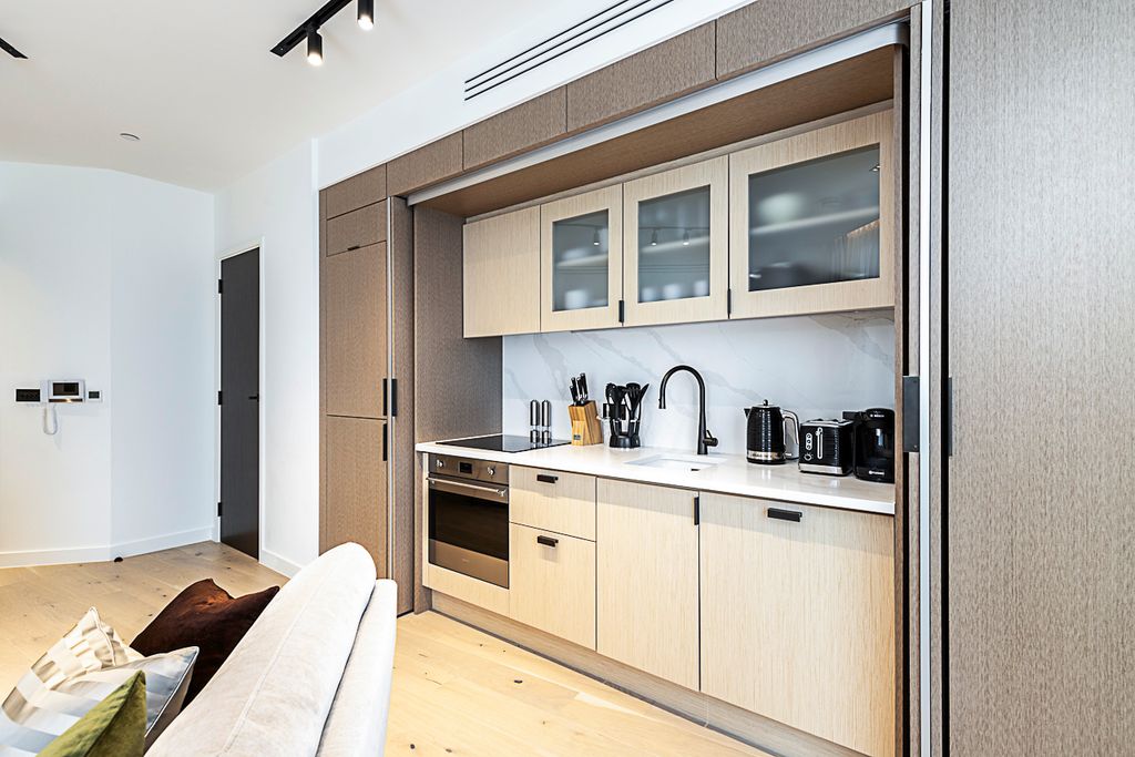 Property photo 2 of 25