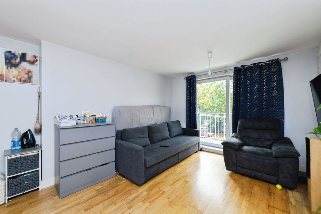 Property photo 2 of 16 Photo