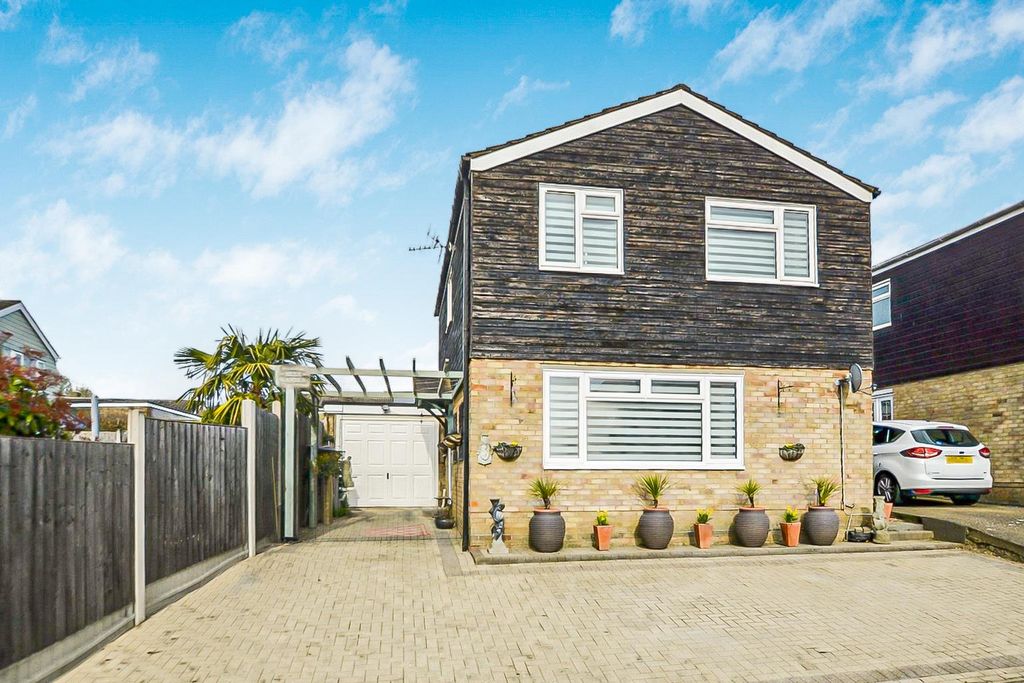 Property photo 1 of 20 8_77221.Jpg