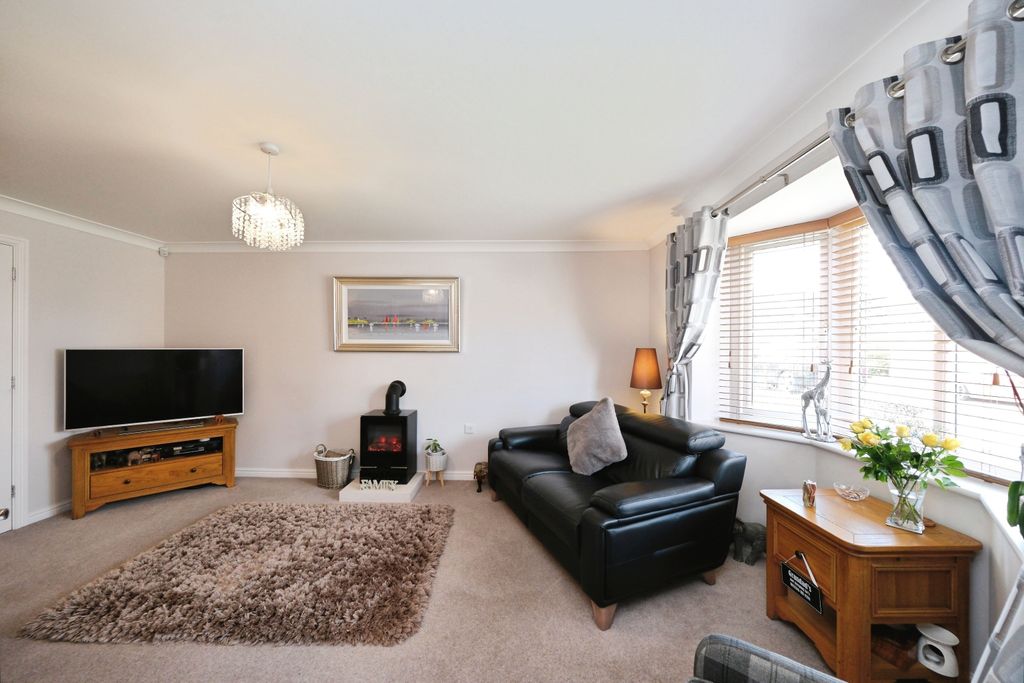 Property photo 3 of 19 Img_5513