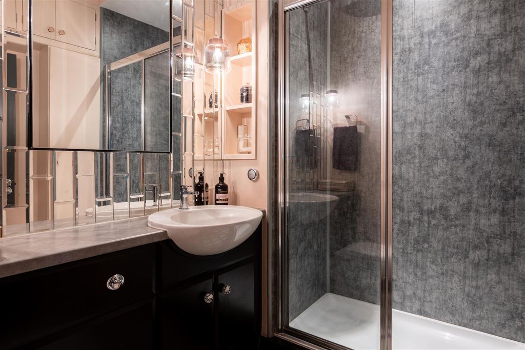 Additional image 14 of 2 bed flat for saleWray Park Road, Reigate RH2