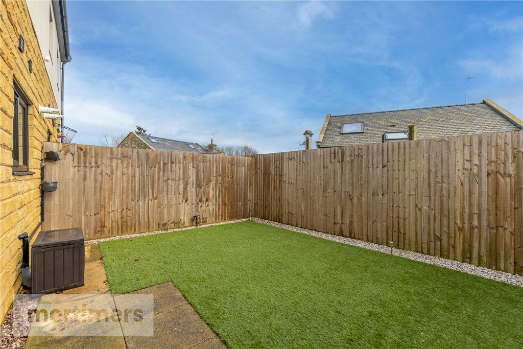 Property photo 3 of 20 Garden