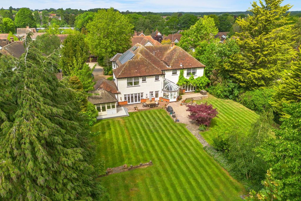Additional image 5 of 6 bed detached house for saleGreenway, Hutton Mount, Brentwood CM13