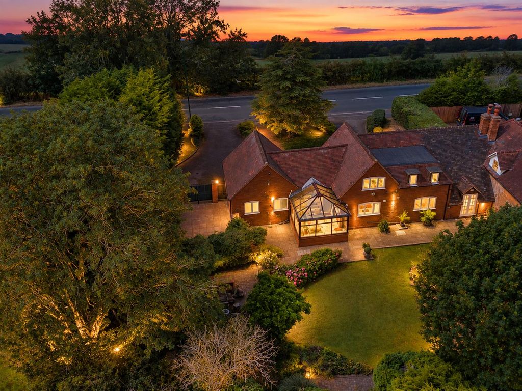 Property photo 3 of 25 2303 Stratford Road_3 Twilight.Jpg