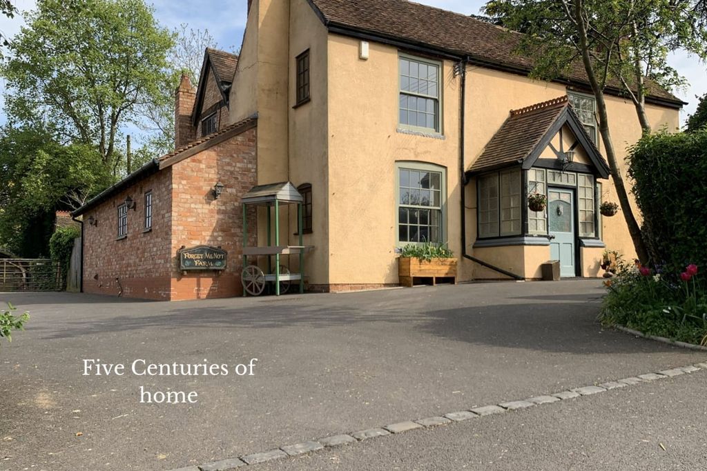 Property photo 2 of 21