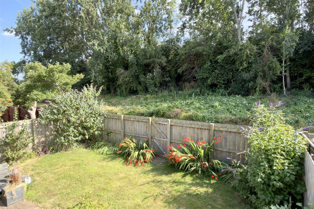 Property photo 2 of 21