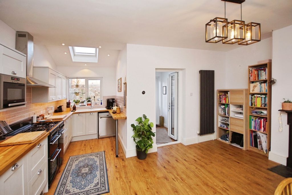 Property photo 2 of 17 Photo