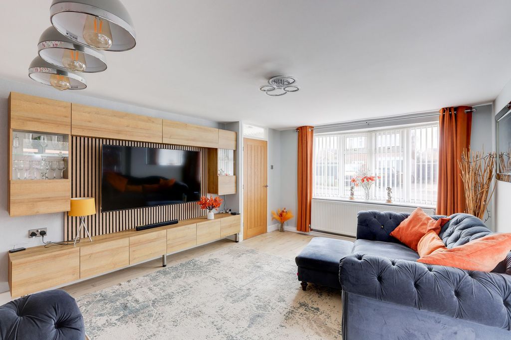 Property photo 3 of 30