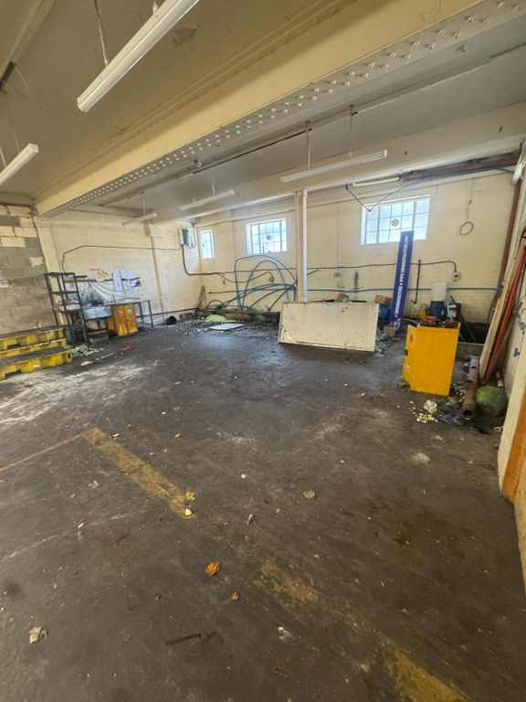 Property photo 2 of 8