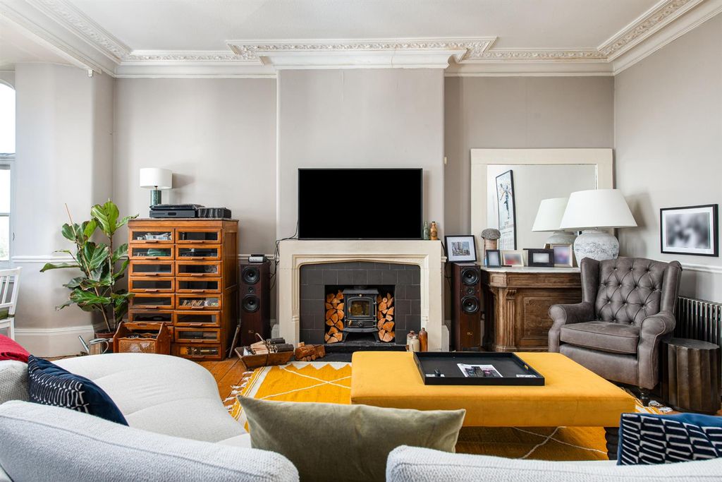 Property photo 1 of 33 Sitting_Room_2.Jpg