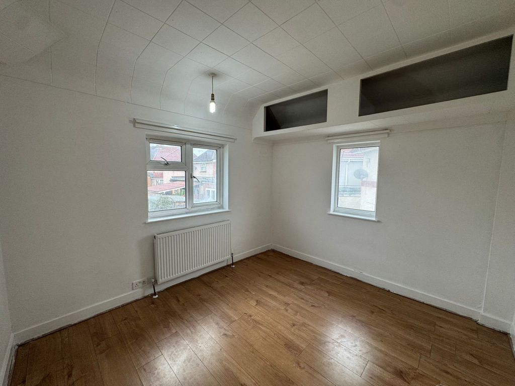 Property photo 3 of 9 Gallery