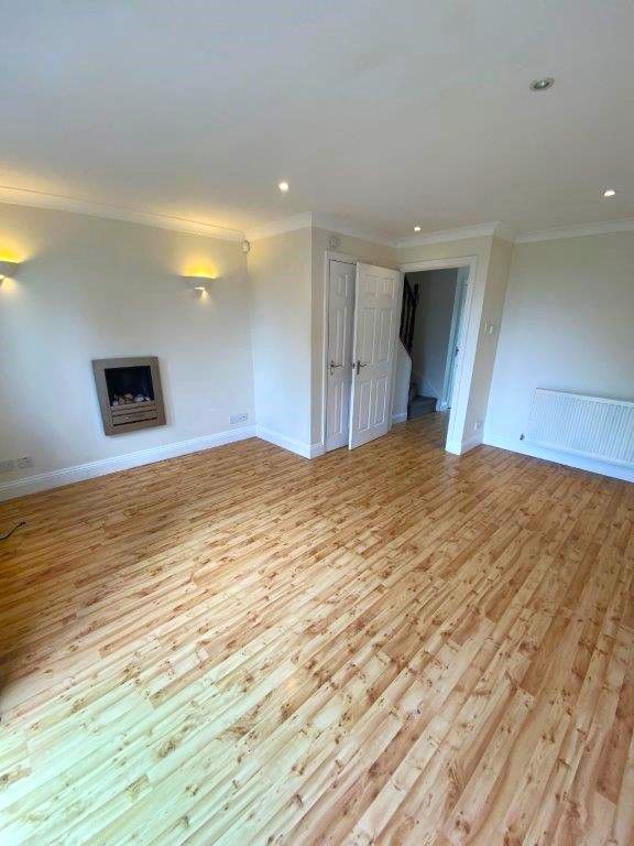 Property photo 3 of 11 Living Room