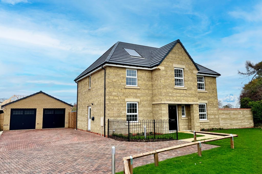 Property photo 1 of 10 Winstone River View