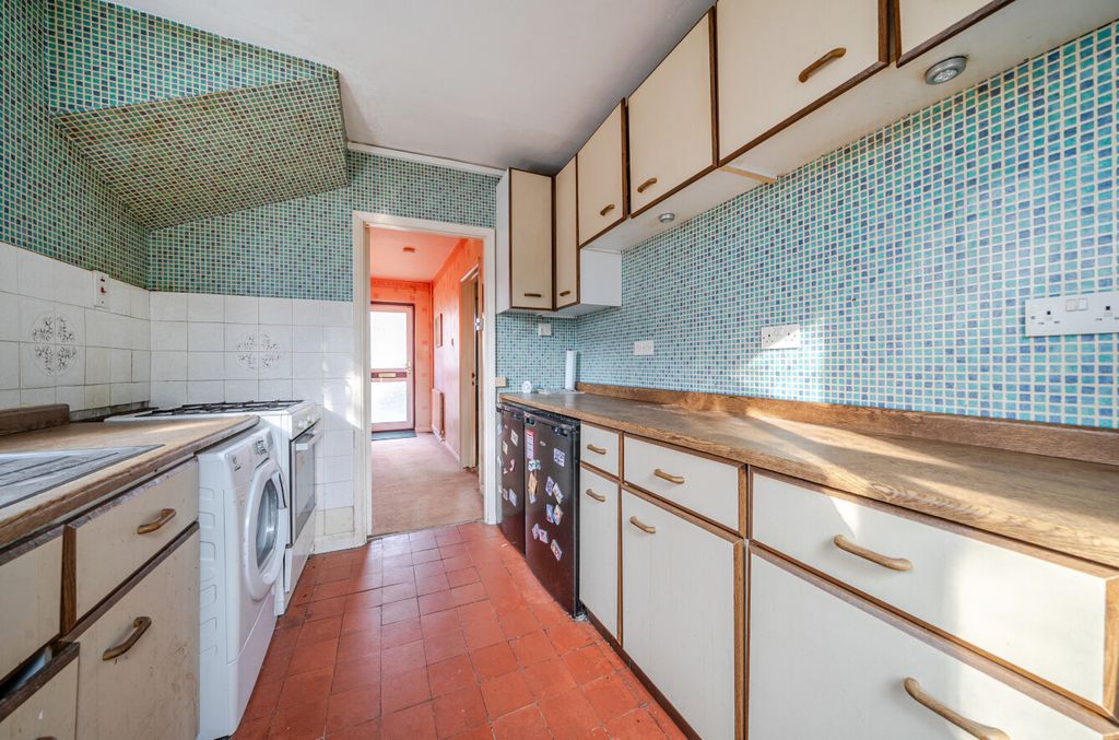 Property photo 3 of 20 1525402-8-6Abb80A...