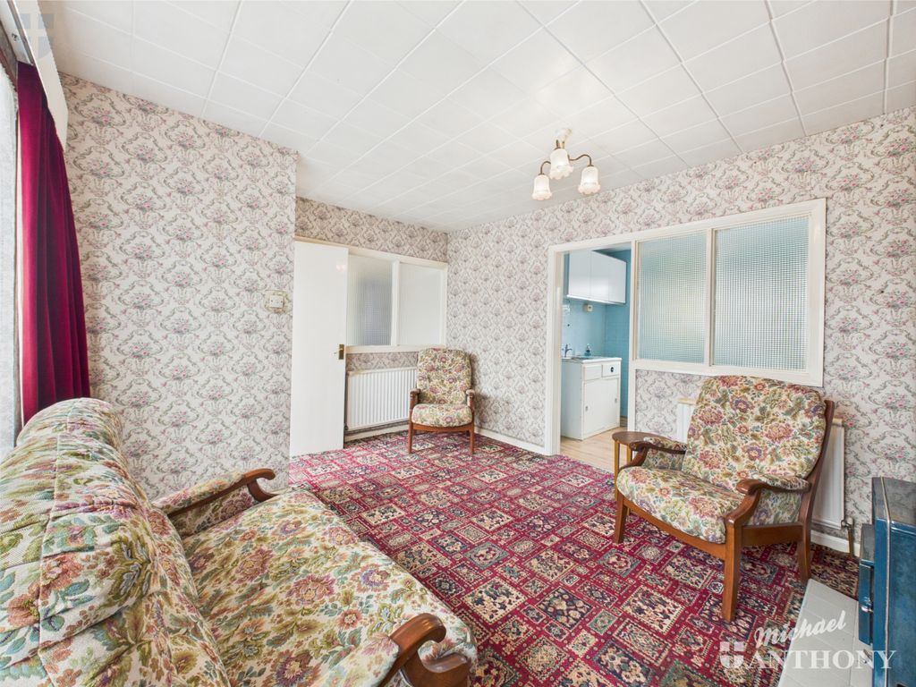 Property photo 2 of 12 Cam03852G0-Pr0290-Still007