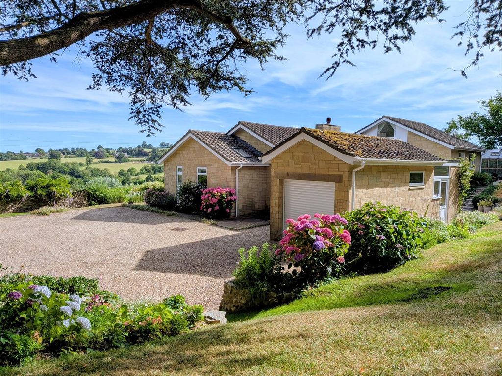 Property photo 1 of 28