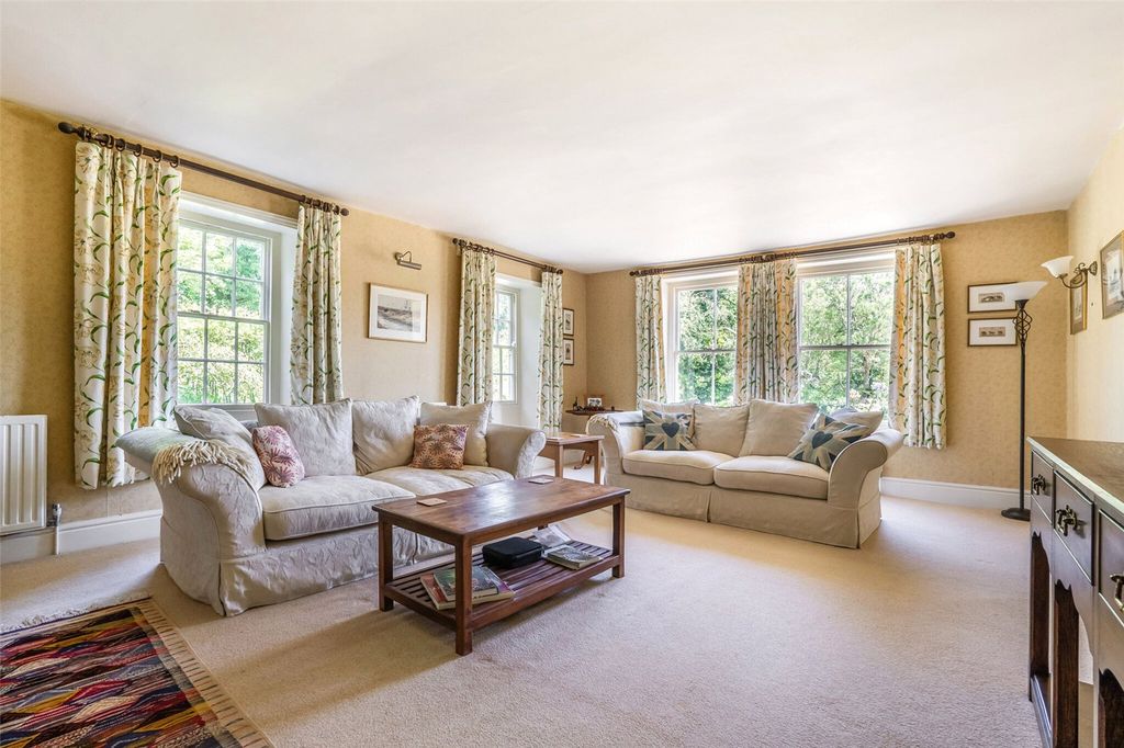Property photo 3 of 19 Sitting Room