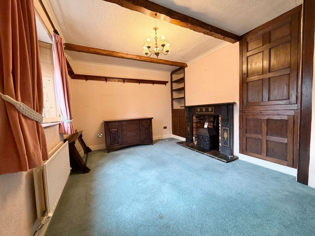 Property photo 3 of 24 Lounge