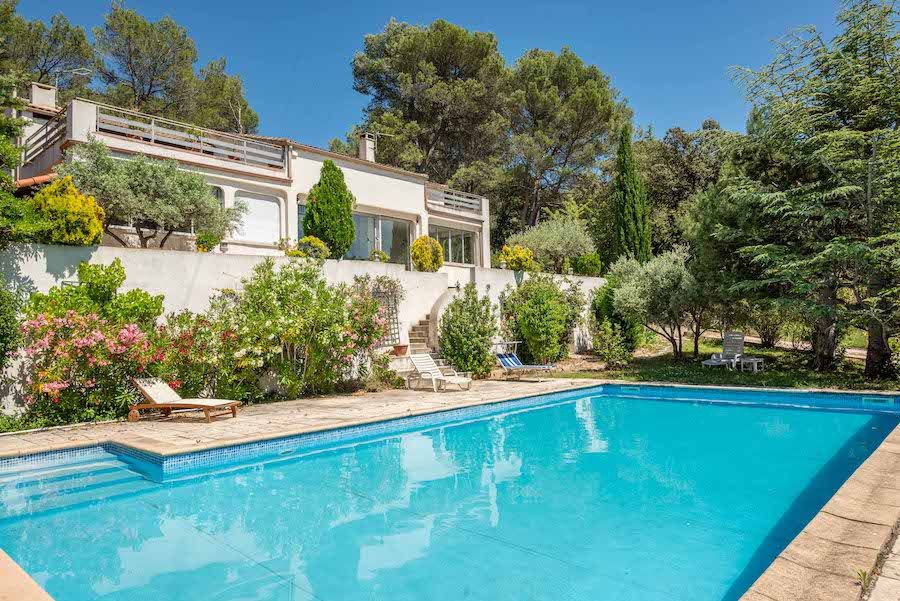 Property photo 2 of 20