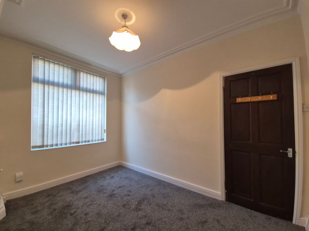 Property photo 3 of 12 Front Reception1