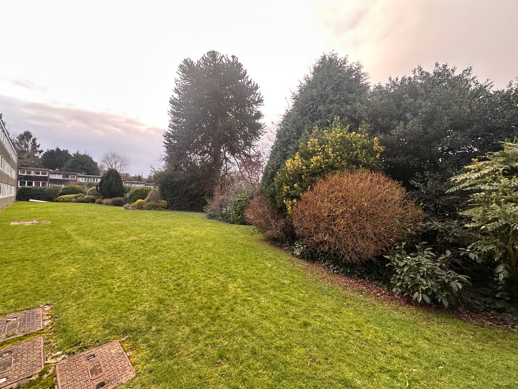 Property photo 2 of 21