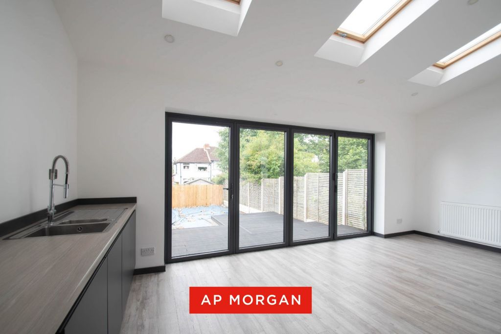 Property photo 3 of 19 Picture No. 26