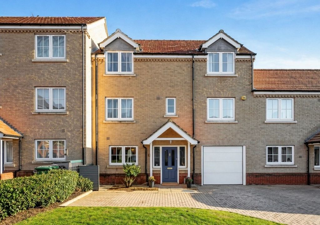 Property photo 2 of 18 Photo 1