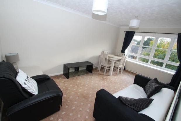 2 bed flat to rent Spital Tongues