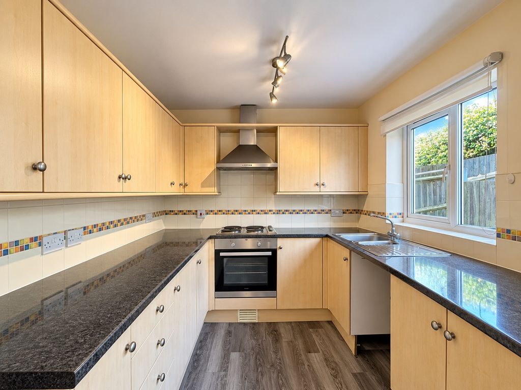 Property photo 2 of 9 Kitchen