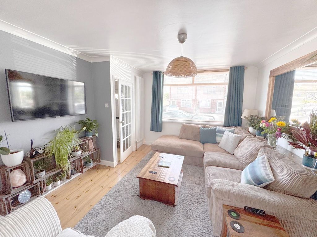 Property photo 3 of 19 Sitting Room
