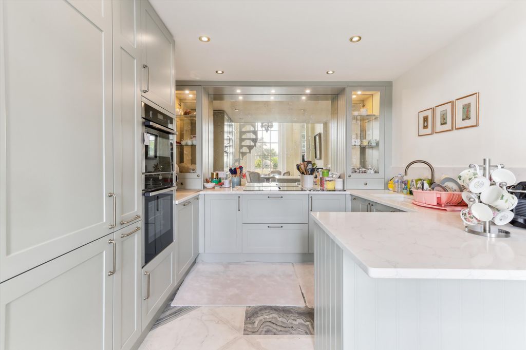 Property photo 1 of 25 Image