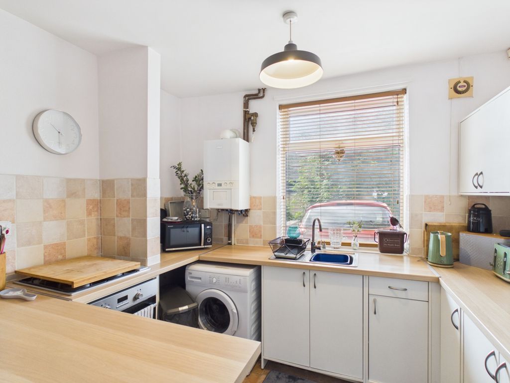 Property photo 2 of 18 Kitchen