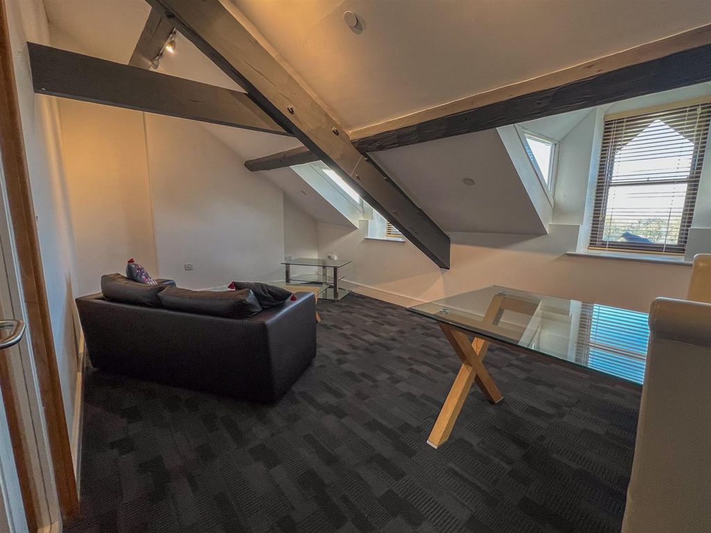 Property photo 2 of 9 Apt 6 The Courtyard-8.Jpg