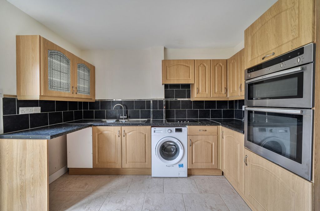 Property photo 3 of 23 1410070-2-6984A01...