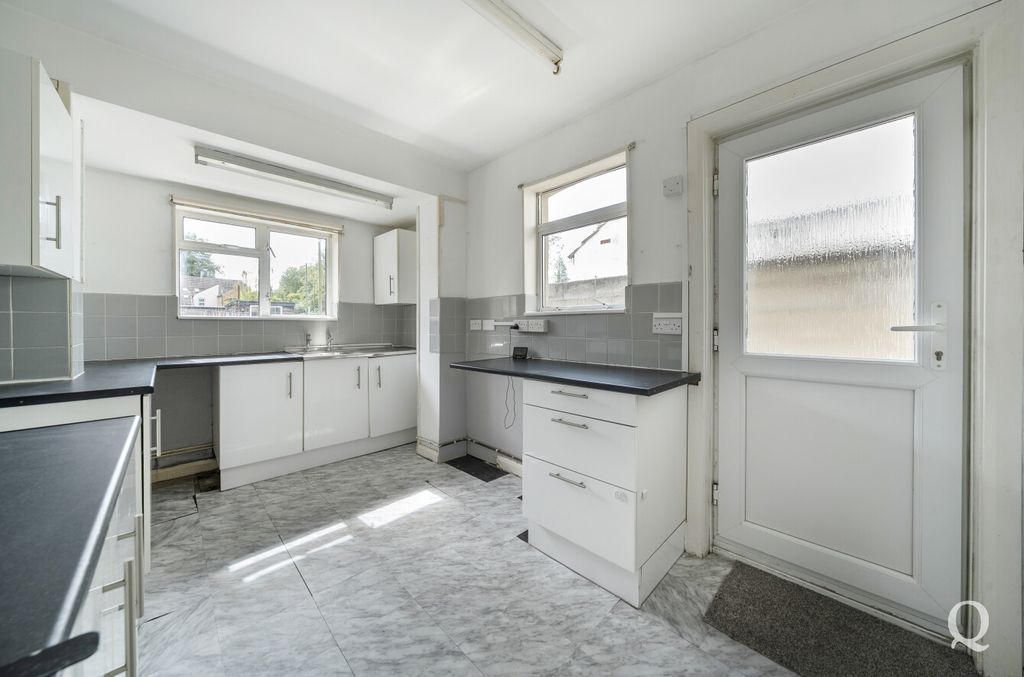 Property photo 2 of 22 7De42840-6226-4E6...