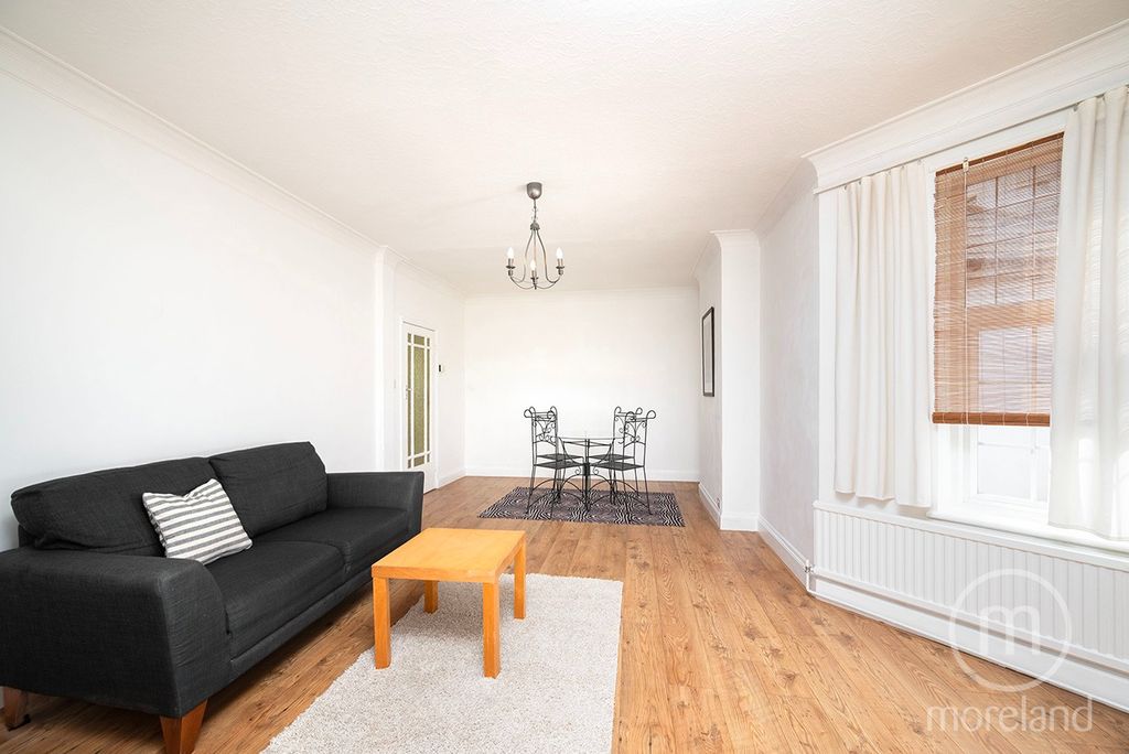 Property photo 3 of 10 4688946