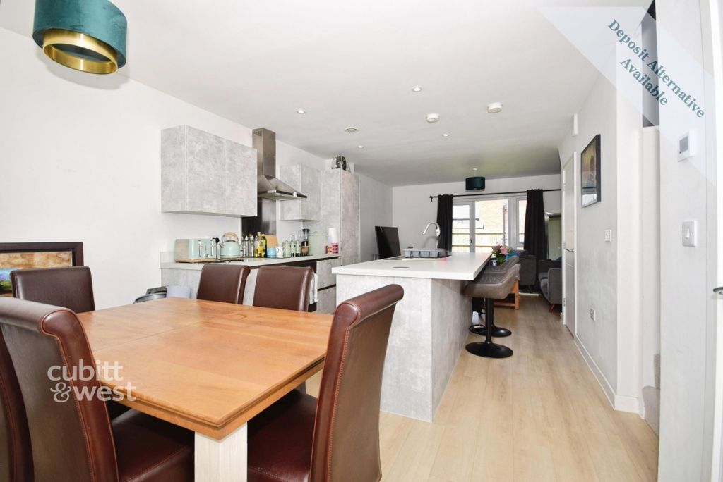 Property photo 2 of 15 Kitchen