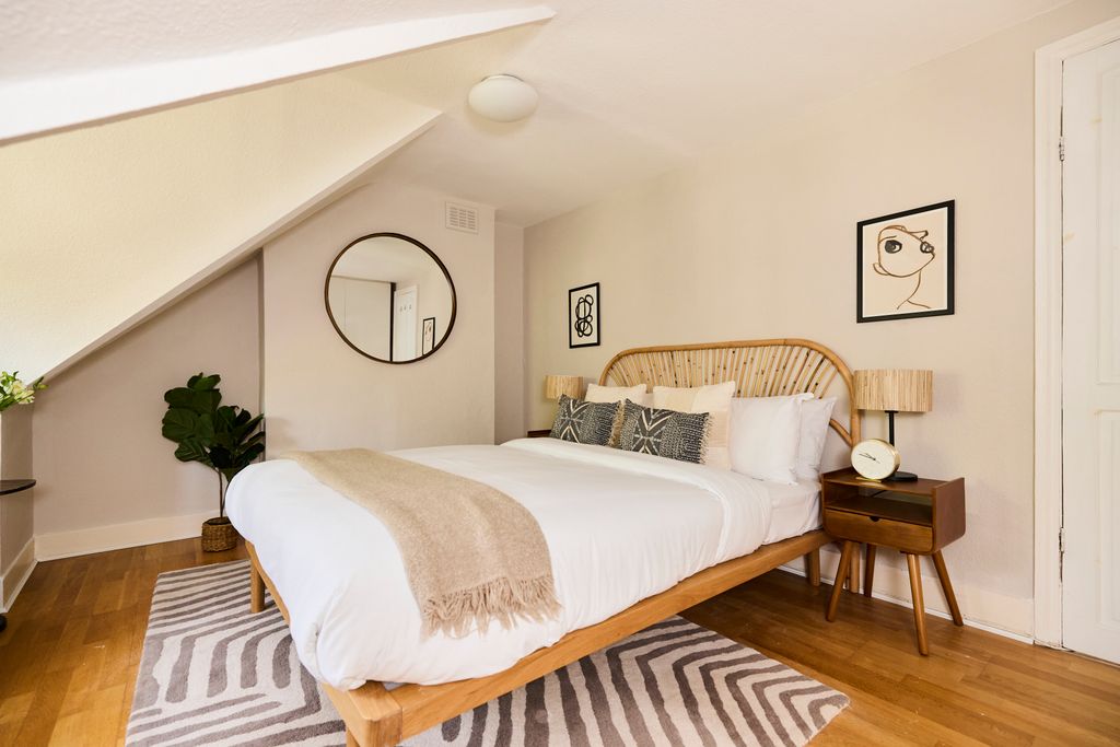 Property photo 2 of 19 10