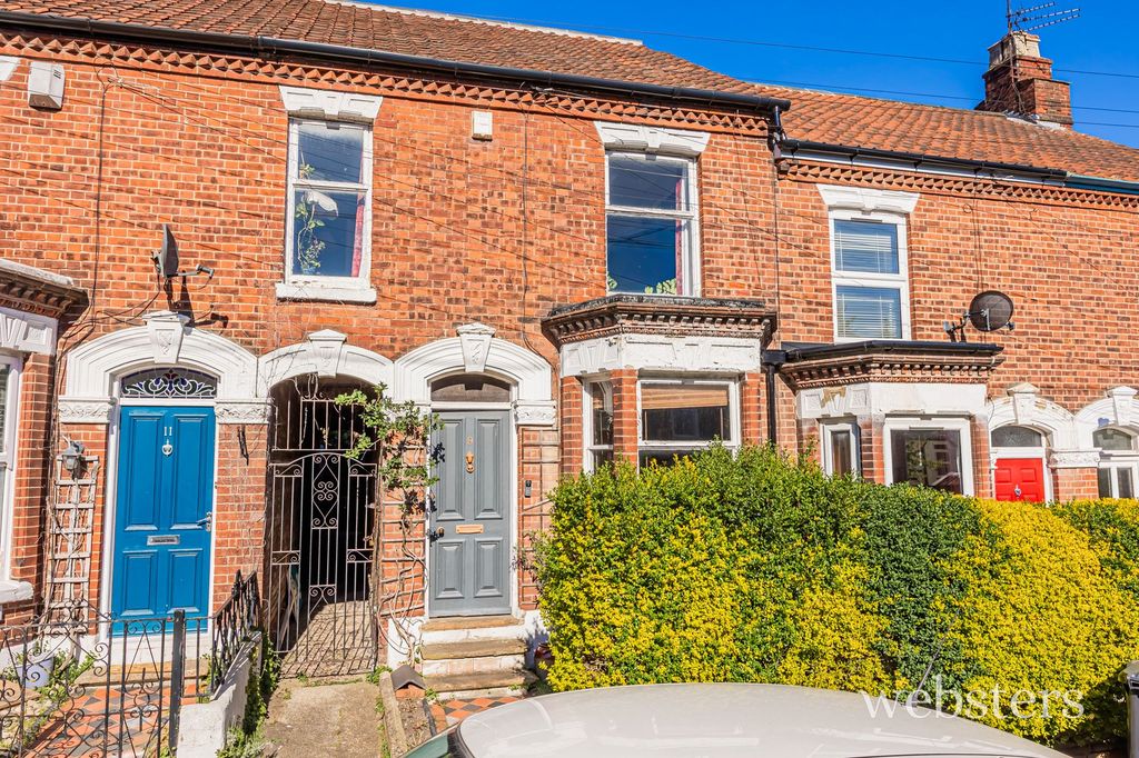 Property photo 1 of 12