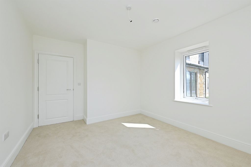 Property photo 3 of 8 Bedroom 1