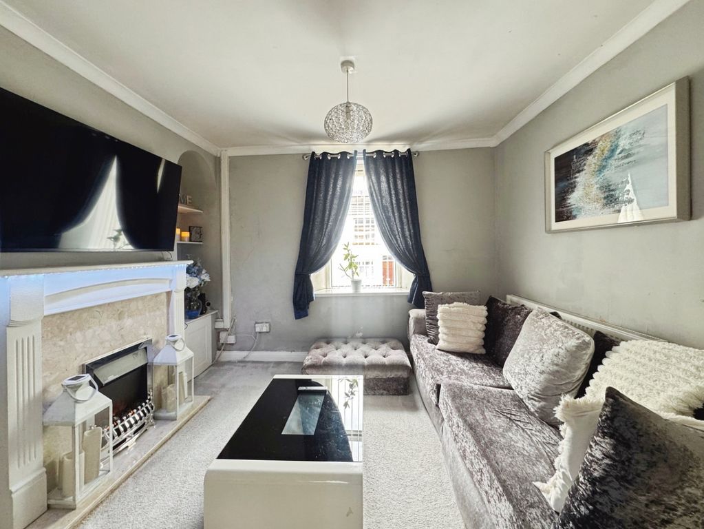 Property photo 2 of 12 5476564