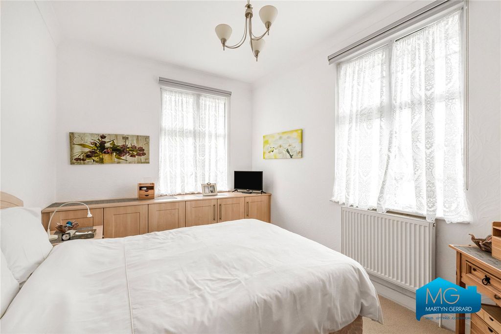 Property photo 3 of 17 Picture No. 10